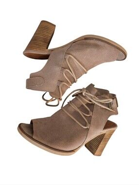 Bella Vita tan Leather Suede Sandals Pumps  Size 7.5